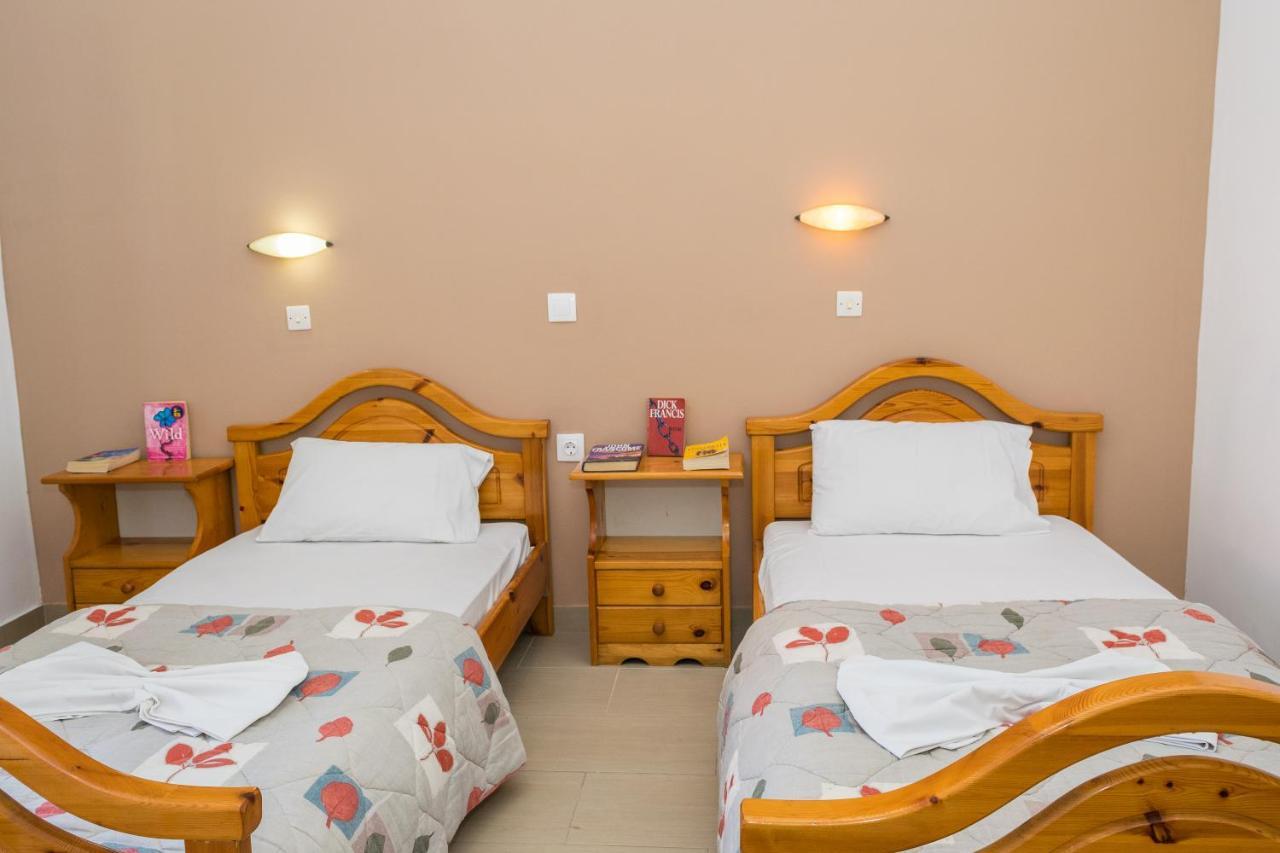 Costas Hotel Kalamaki  Bagian luar foto