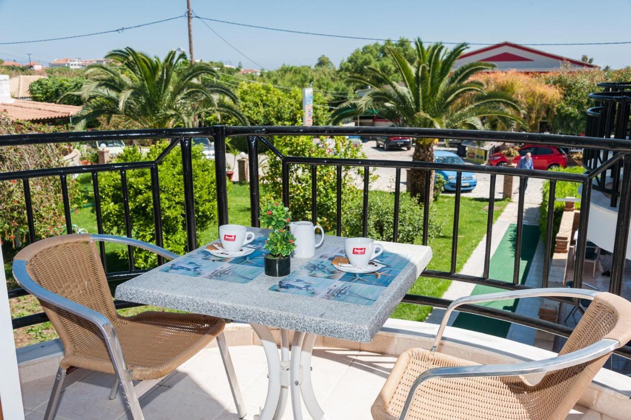 Costas Hotel Kalamaki  Bagian luar foto