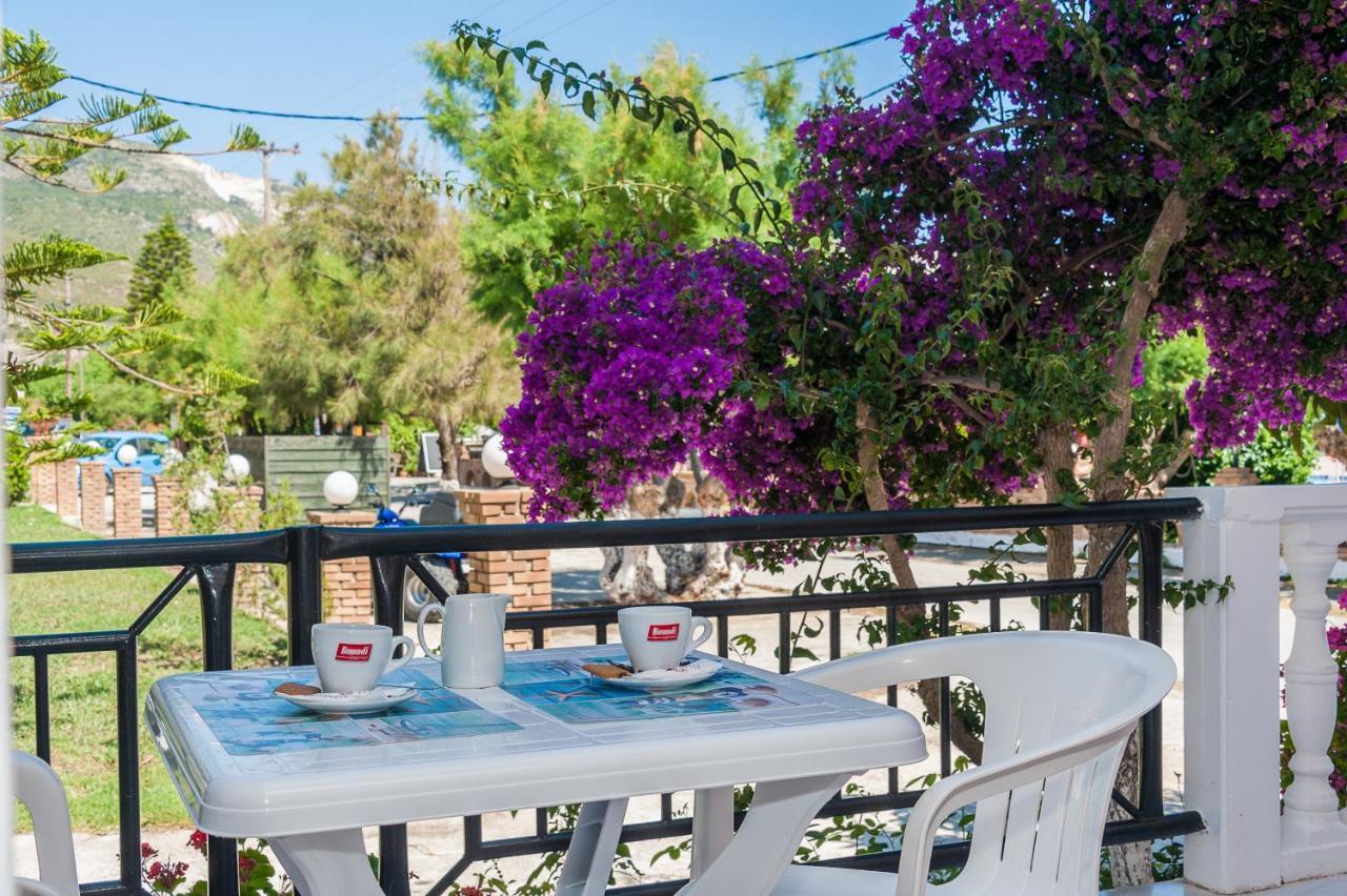 Costas Hotel Kalamaki  Bagian luar foto