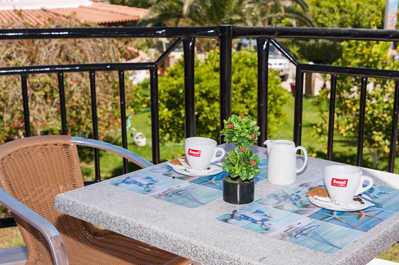 Costas Hotel Kalamaki  Bagian luar foto