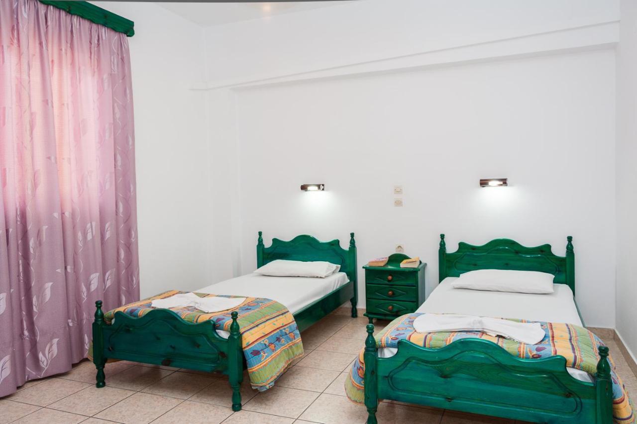 Costas Hotel Kalamaki  Bagian luar foto