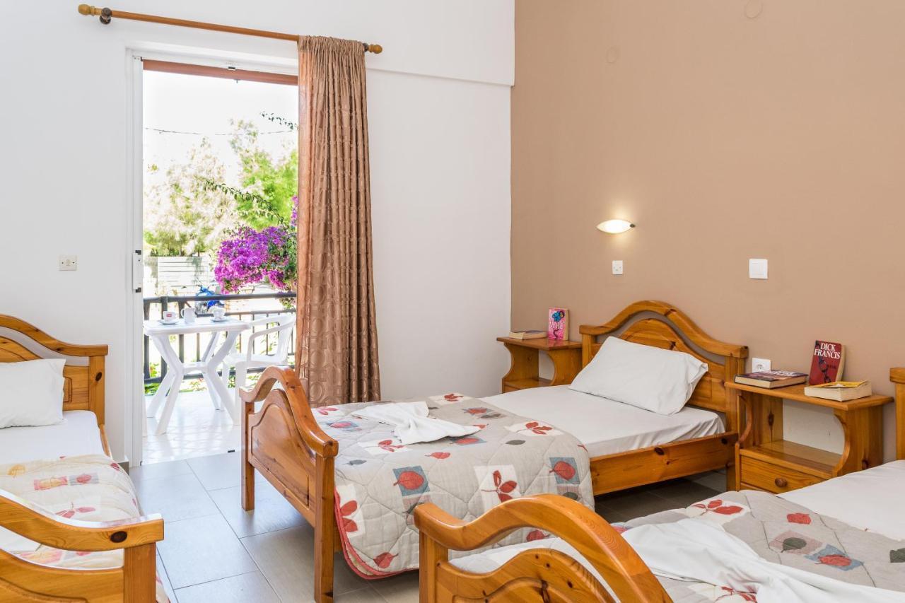 Costas Hotel Kalamaki  Bagian luar foto